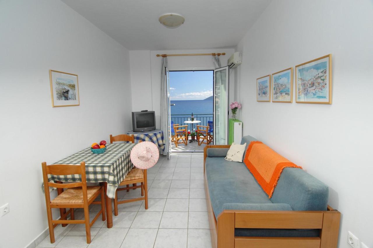 Alexis Studios And Apartments Agia Efimia ภายนอก รูปภาพ