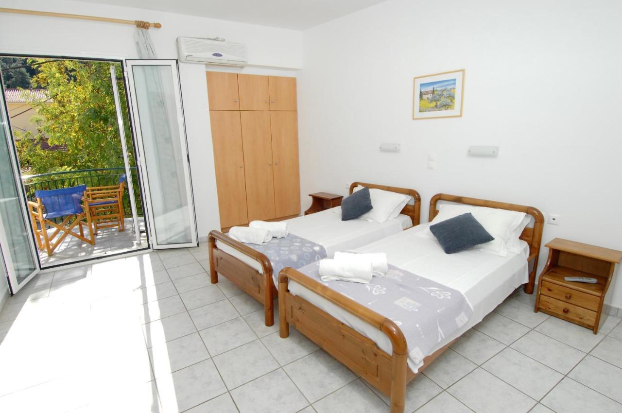 Alexis Studios And Apartments Agia Efimia ภายนอก รูปภาพ
